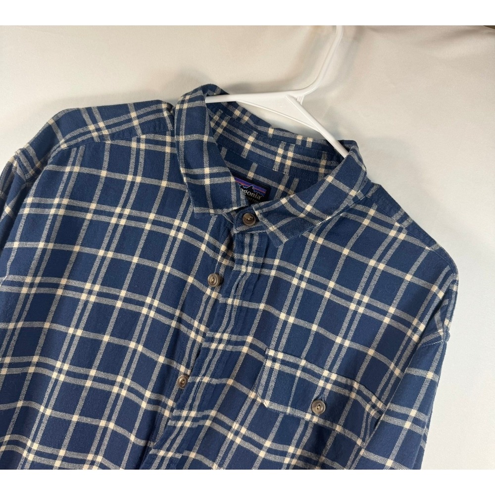 Patagonia Mens XL Organic Cotton Plaid Button Down Shirt Blue White Long Sleeve